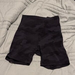 Lulu align biker shorts size 4